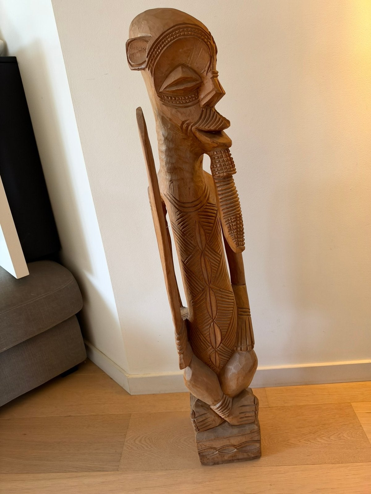 Groot Afrikaans houten beeld Massief hout Ca. 100 cm, Antiek en Kunst, Ophalen, Houtsnijwerk, Brutalistisch, 50 - 100 cm