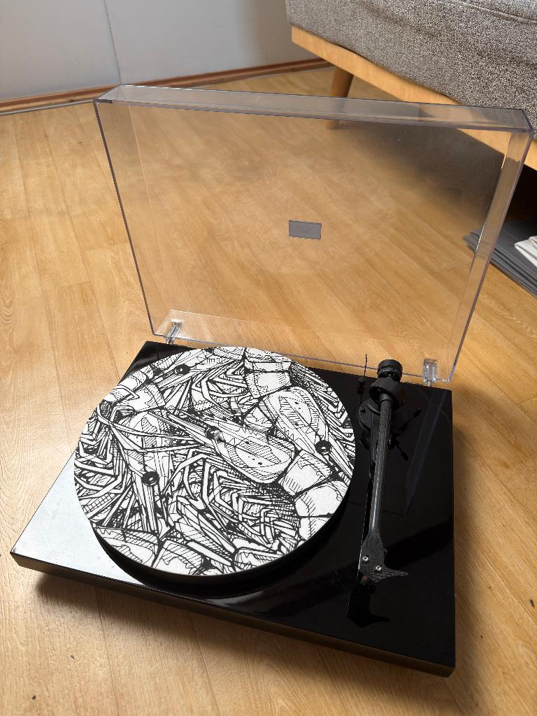 Platine vinyle Pro-Ject Debut Carbon DC, TV, Hi-fi & Vidéo, Tourne-disques, Enlèvement, Utilisé