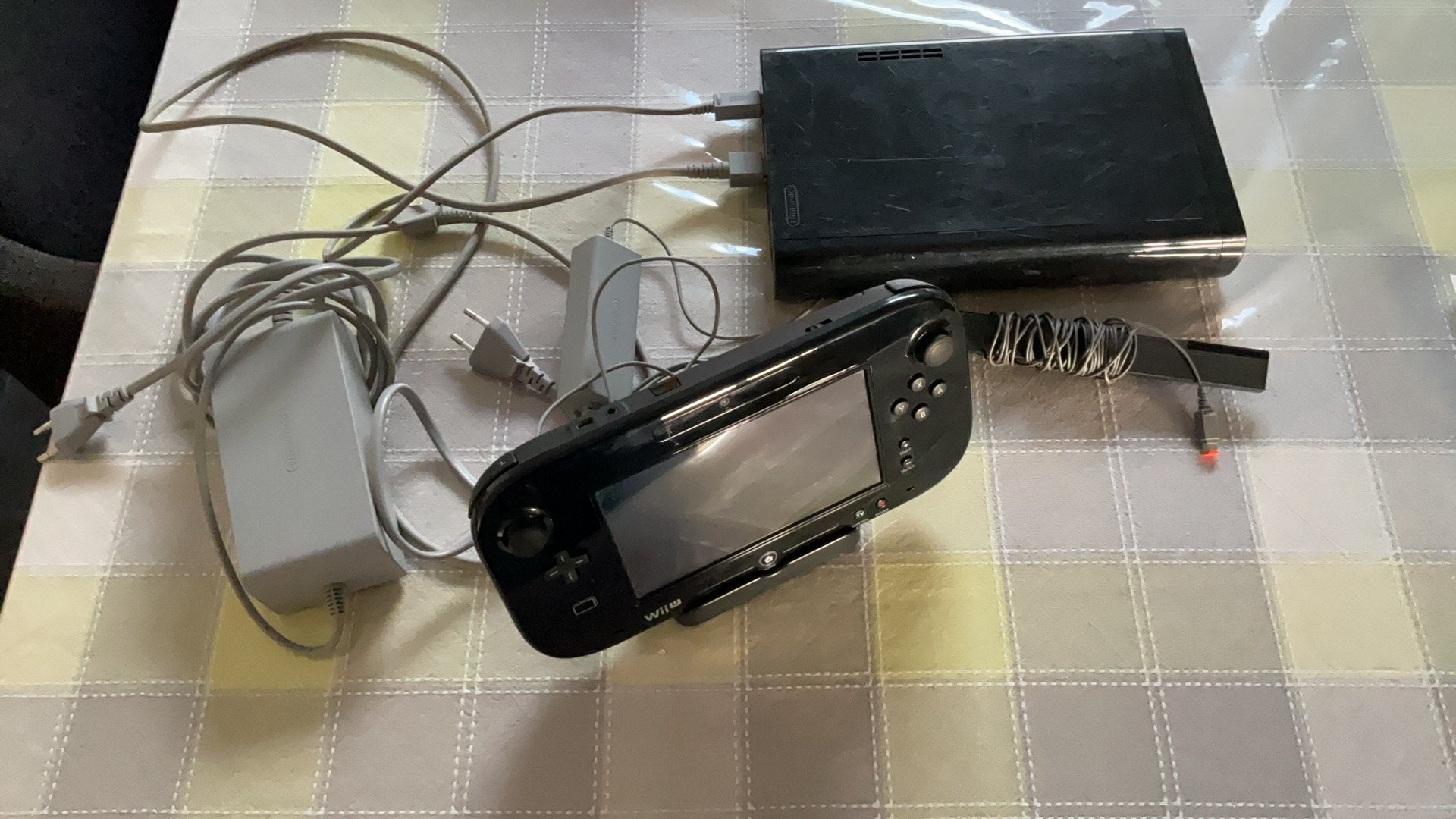 Wii U console Nintendo + gamepad, Consoles de jeu & Jeux vidéo, Jeux | Nintendo Wii, Enlèvement ou Envoi, Comme neuf