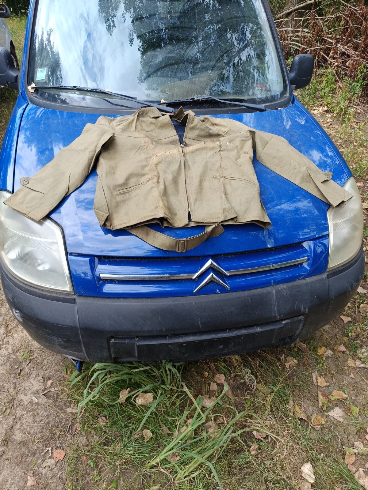 veste militaire. très ancienne., Collections, Enlèvement