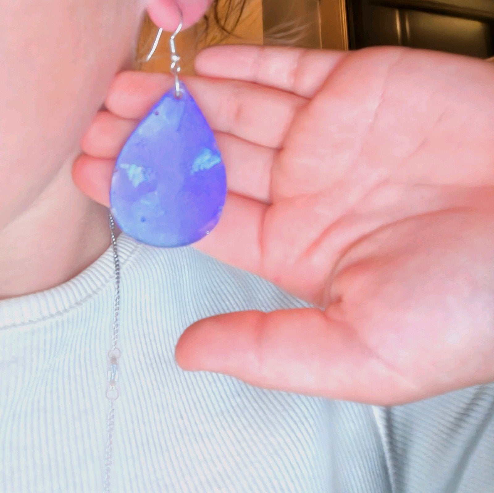 oorbellen paars, Bijoux, Sacs & Beauté, Comme neuf, Enlèvement, Autres matériaux, Violet