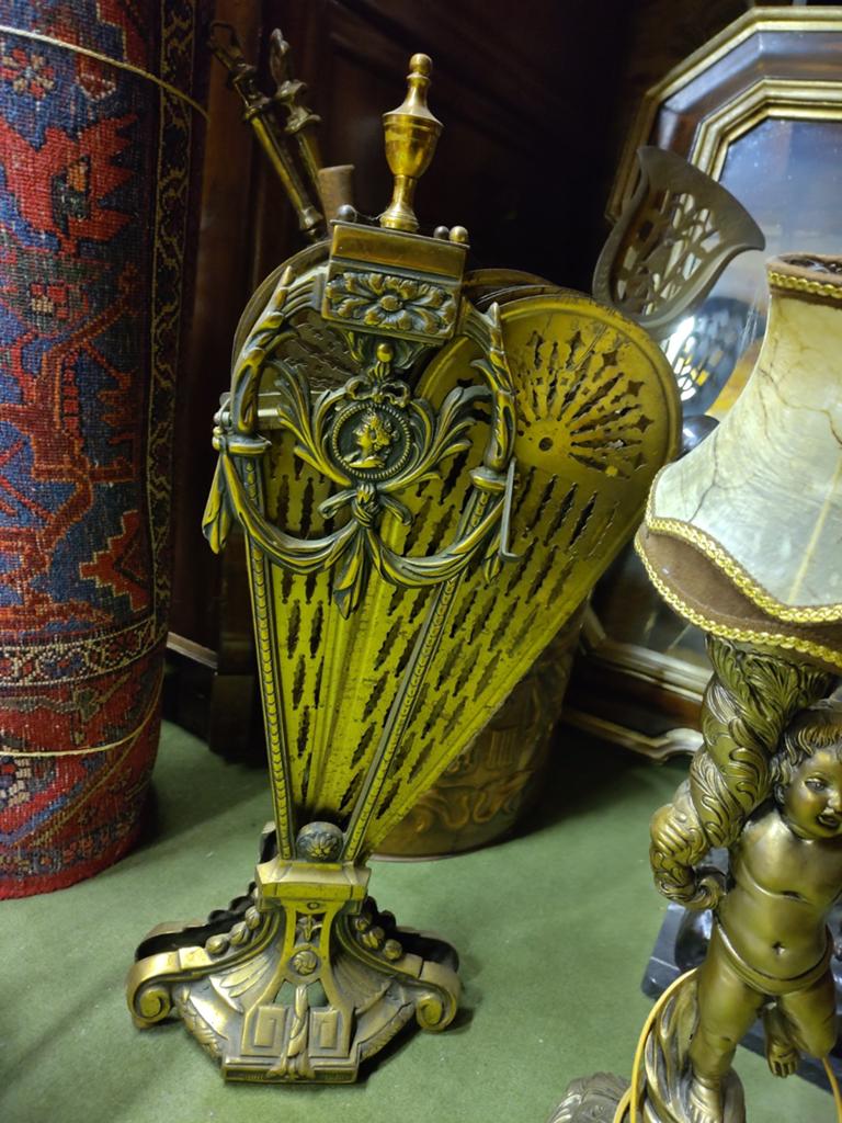 Haardscherm / vonkenscherm, Ophalen