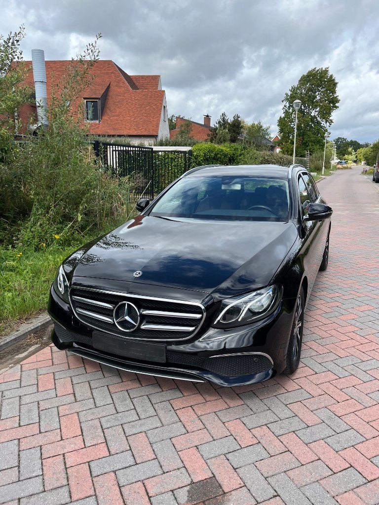 Mercedes E200, Auto's, 4 cilinders, Zwart, Leder, 5 deurs
