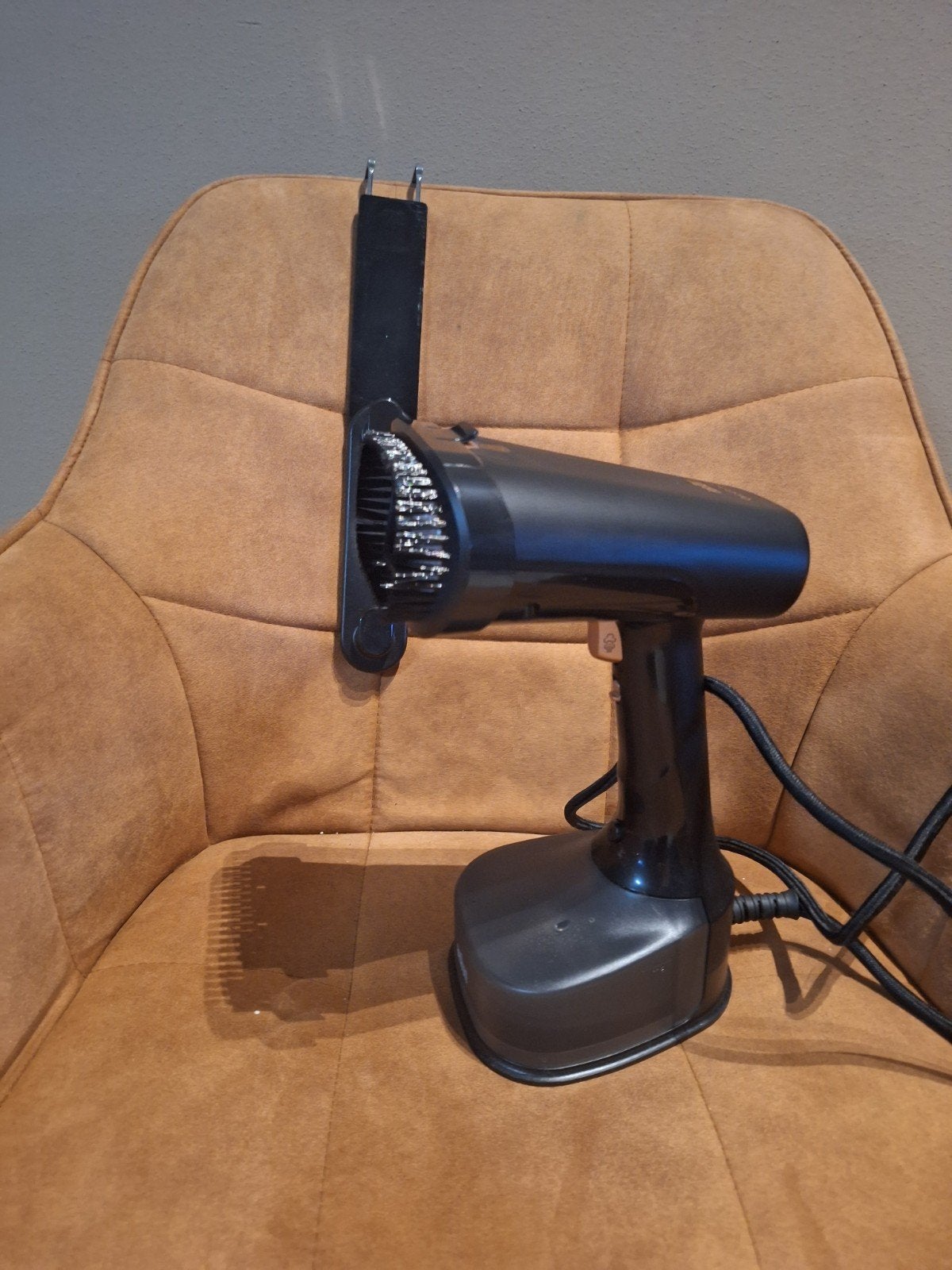 Braun kledingstomer en strijkijzer in één., Enlèvement