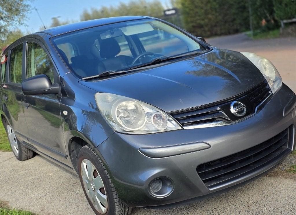 nissan note benzine in topstaat word gekeurd met garantie, Auto's, Voorwielaandrijving, Euro 5, Stof, 139 g/km