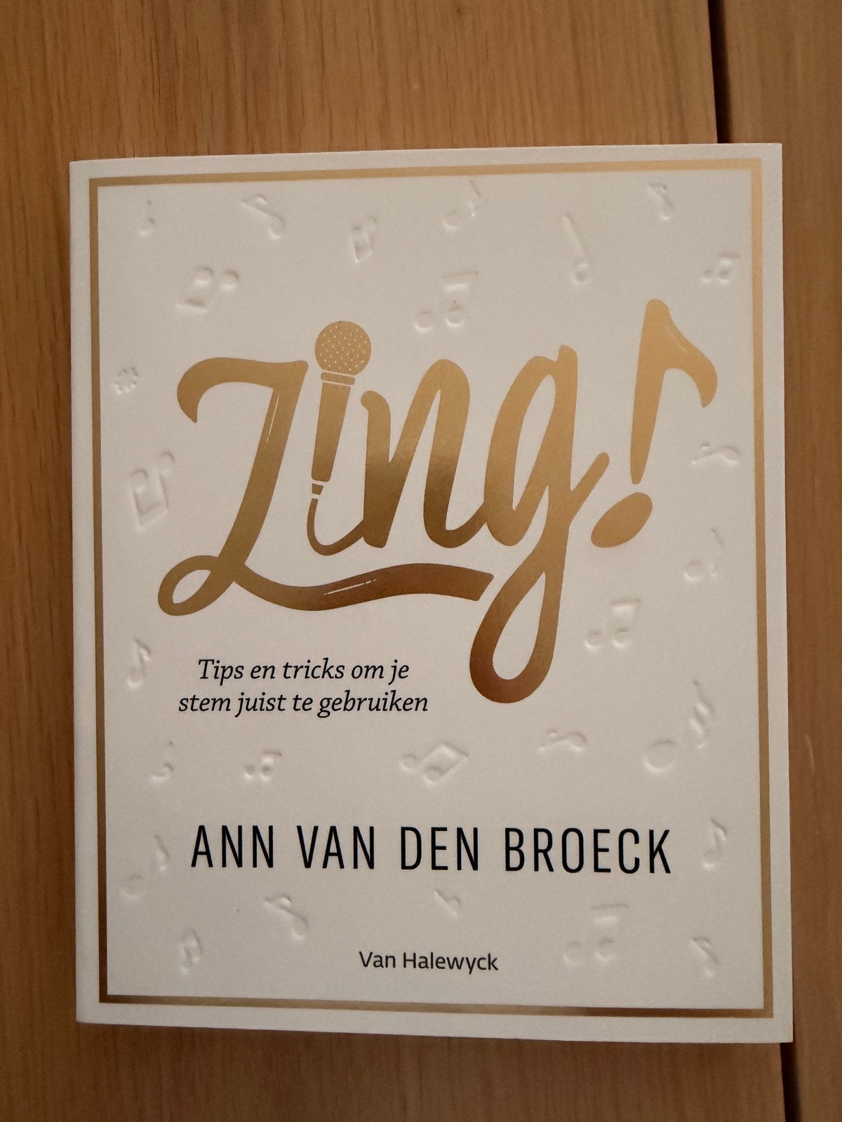 Boek ‘Zing’, Boeken, Film, Tv en Media, Ophalen, Zo goed als nieuw