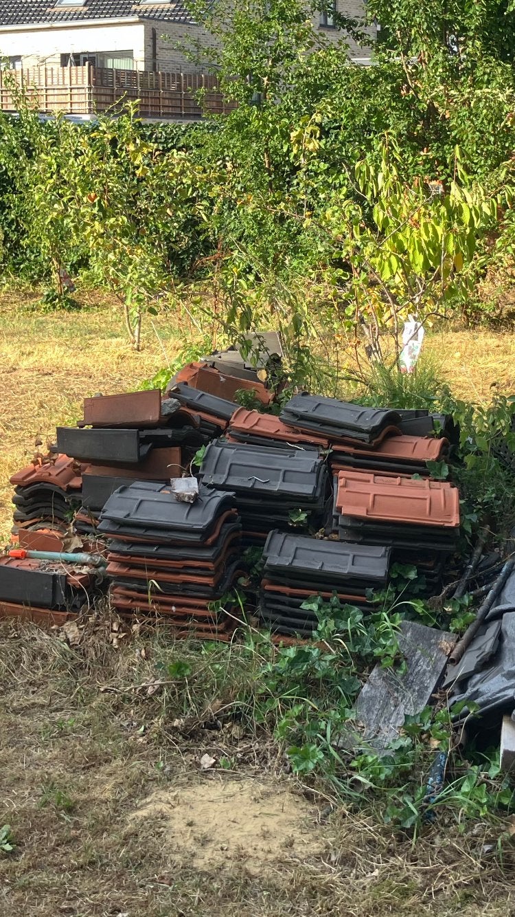 Partij dakpannen van tuinhuis, Doe-het-zelf en Bouw, Ophalen, Gebruikt, Overige kleuren, Dakpannen