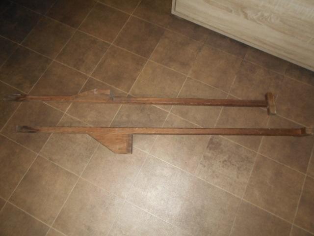 Oude houten stelten, Ophalen