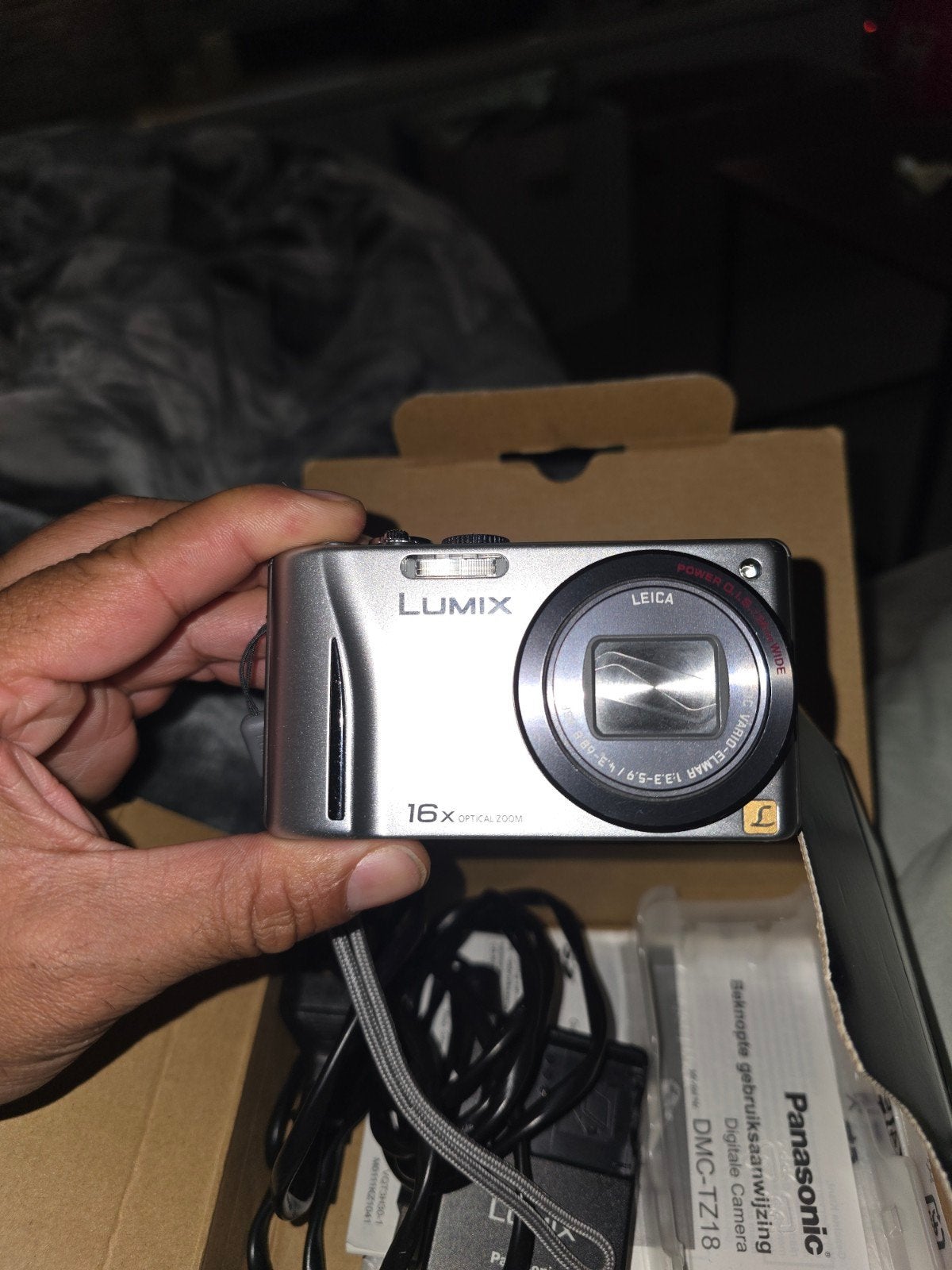panasonic TZ18 lumix silver in doos nieuwstaat, 14 megapixels, Accu, Panasonic, Ophalen of Verzenden