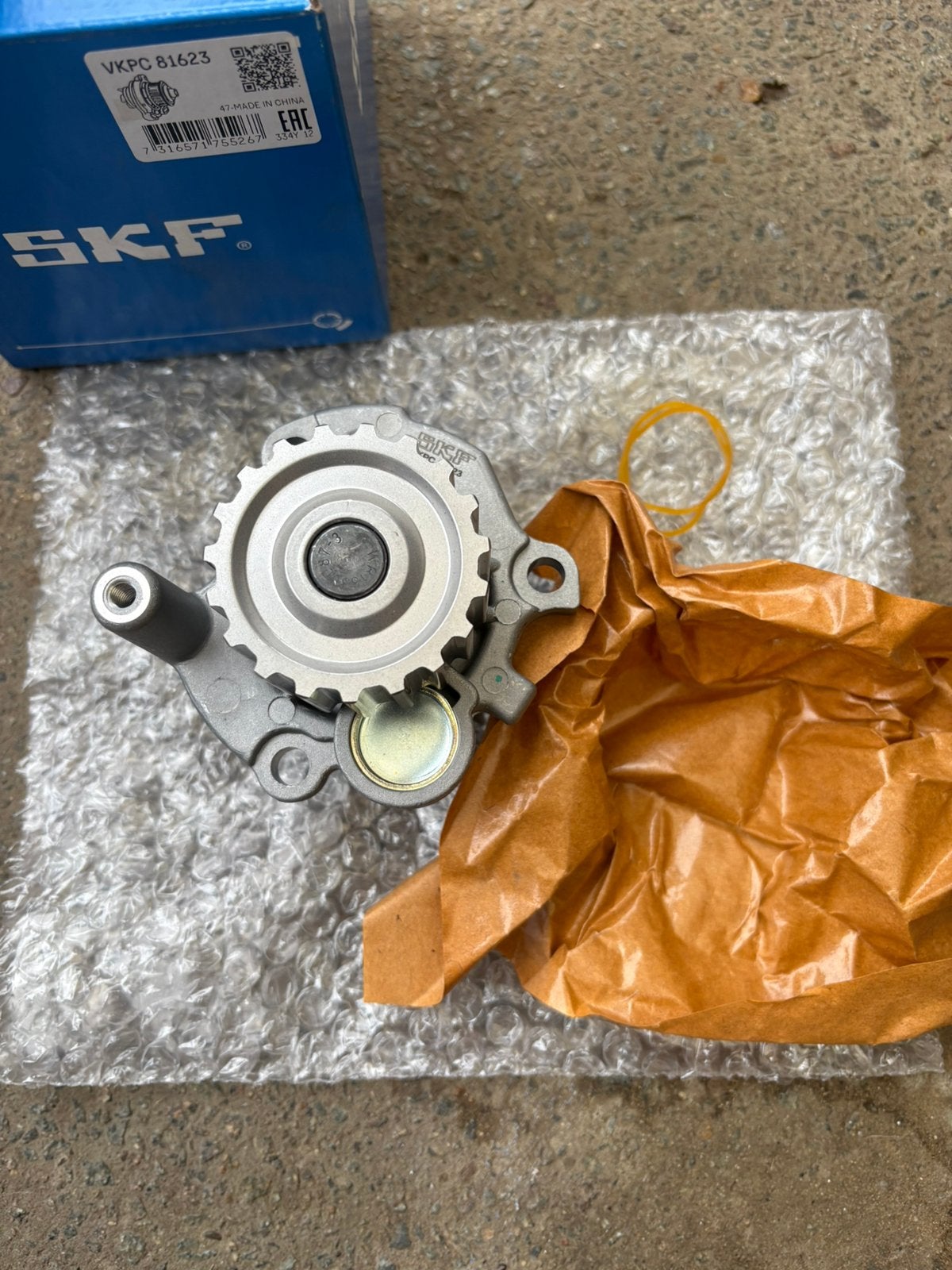Pompe à eau pour voiture SKF, Enlèvement, Neuf