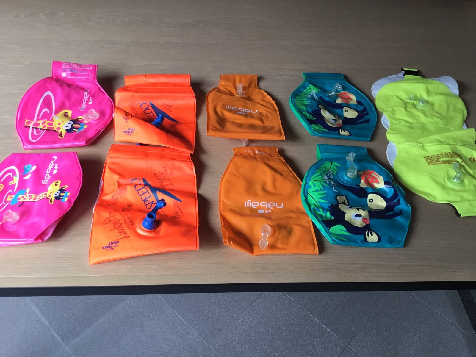 Zwembandjes voor kleine kinderen., Enfants & Bébés, Jouets | Jouets de bain, Enlèvement ou Envoi, Comme neuf, Brassards de natation