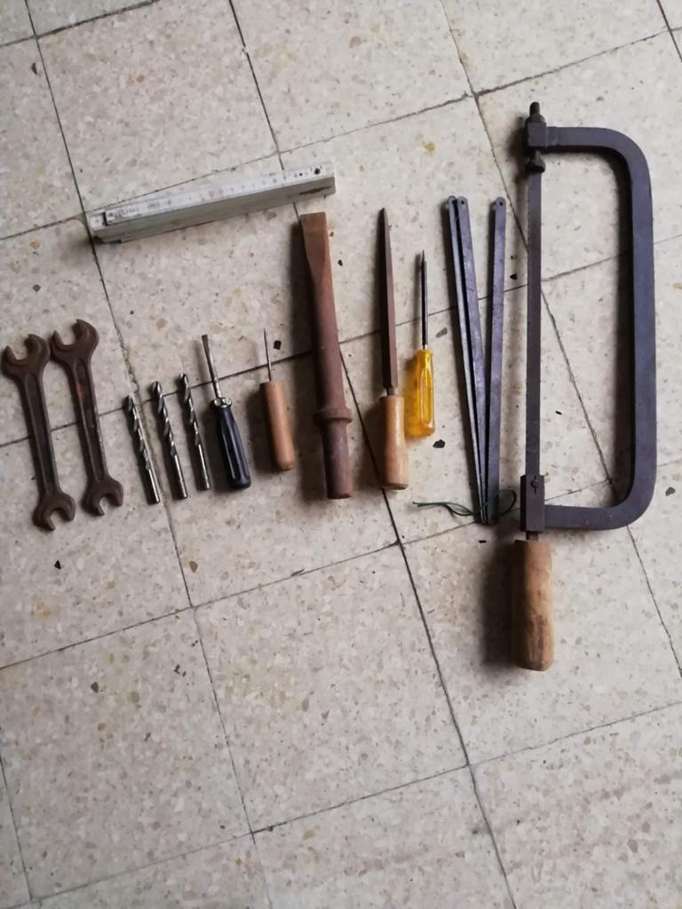 Allerlei gereedschap, Ophalen