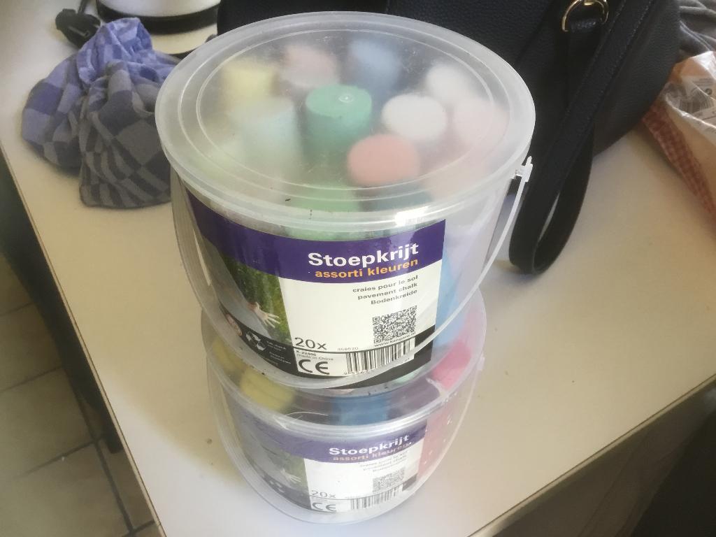 Stoepkrijt, Ophalen