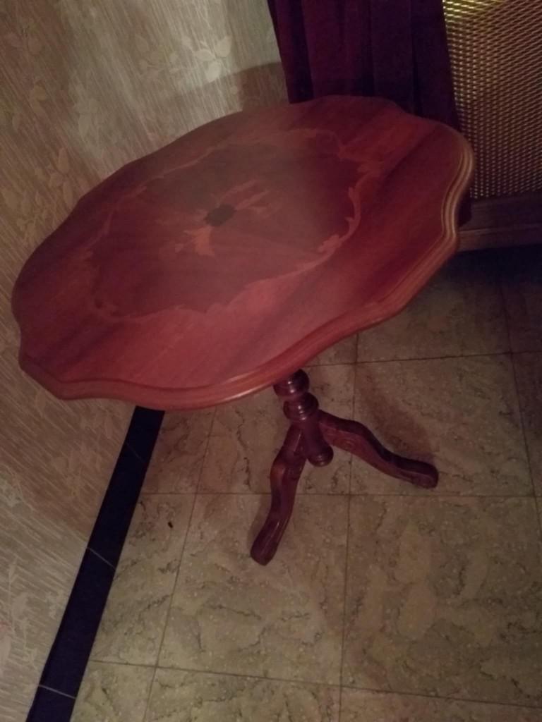 quelques tables, Enlèvement