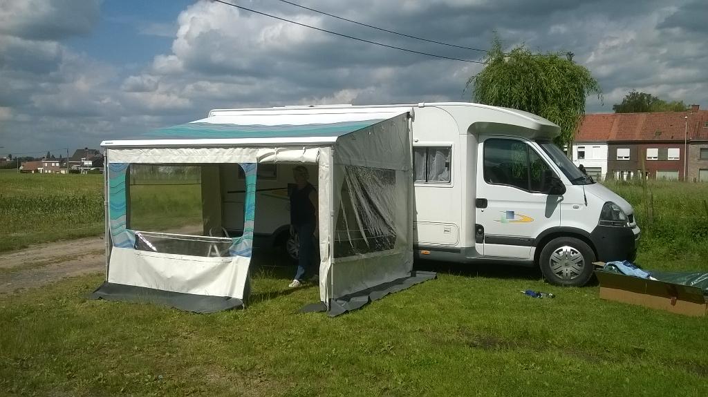 Camping-car, Jusqu'à 4, Roue de secours, Boîte manuelle, 5 à 6 mètres