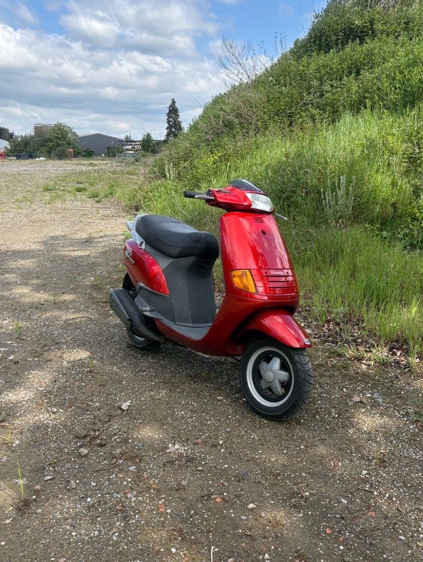 Piaggio skr 125cc original à vendre, Vélos & Vélomoteurs, Scooters | Piaggio, Autres modèles, 125 cm³, Enlèvement, Utilisé