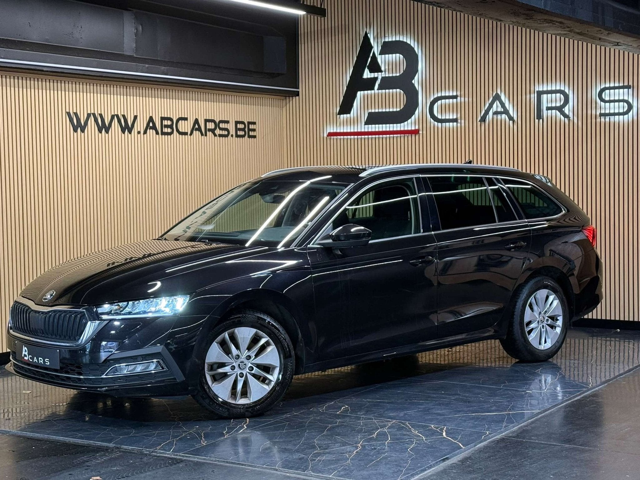 Skoda Octavia 2.0 TDi BREAK * GARANTIE 12 MOIS * (bj 2021), Auto's, Stof, Gebruikt, 4 cilinders, 116 pk
