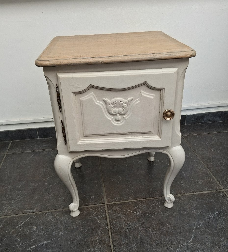 Table de chevet vintage mise à jour, Maison & Meubles, Chambre à coucher | Tables de chevet, Comme neuf, Moins de 45 cm, Enlèvement