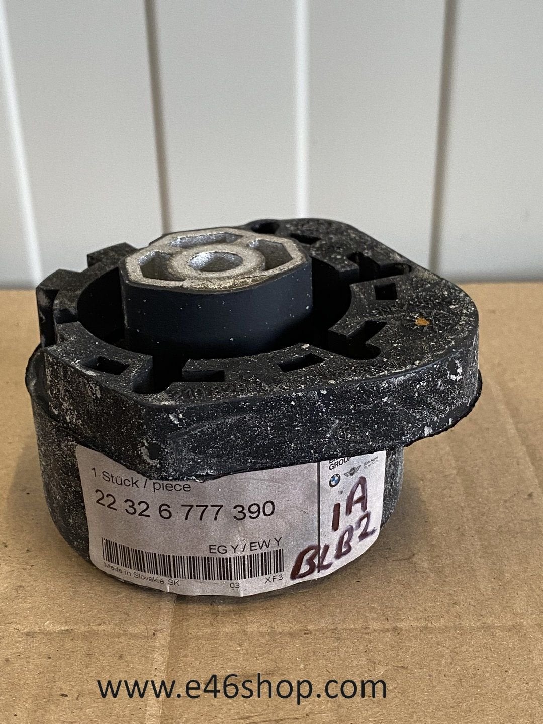 VERSNELLINGSBAK STEUN BMW NIEUW OE 22326777390, Auto-onderdelen, -, -, Nieuw, Ophalen of Verzenden