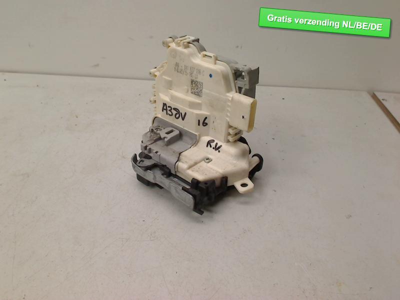 SERRURE DE PORTE AVANT DROITE Audi A3 Sportback (8VA / 8VF), Dhr. R. de Gouw, Audi, Utilisé, Droite