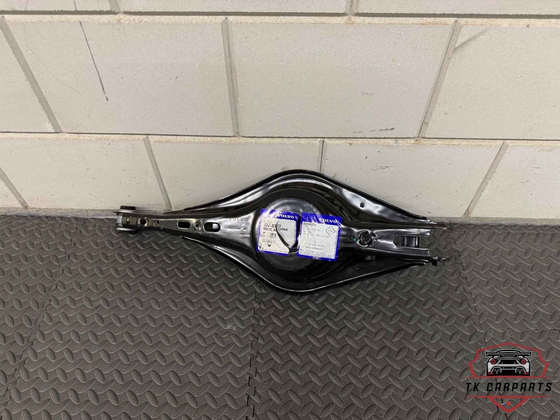 Nieuw draag arm volvo / polstar 32246373, Gunnar Engellaus vag 8
405 31  Gothenburg, SE, Info@volvocars.com, Nieuw, Volvo