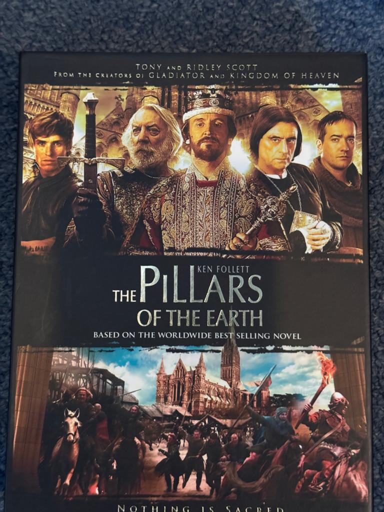 LIMITED EDITION DVD BOX PILLARS OF THE EARTH, Cd's en Dvd's, Blu-ray, Ophalen of Verzenden, Zo goed als nieuw