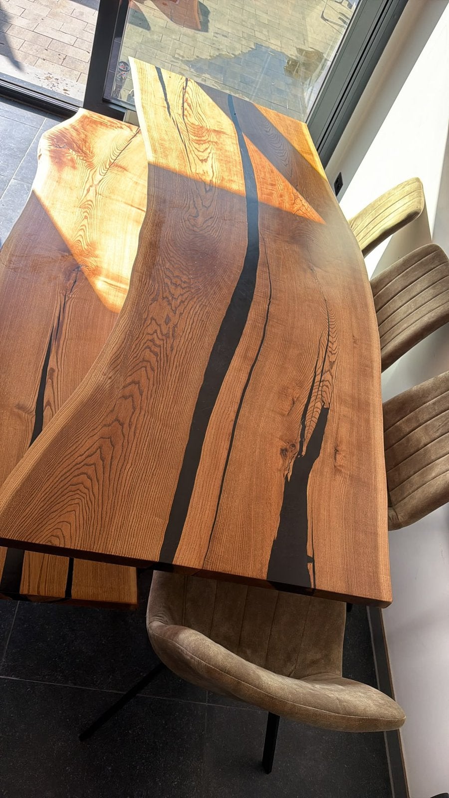 Authentieke op maat gemaakte eiken tafel mer bank en epoxy, Enlèvement, Comme neuf