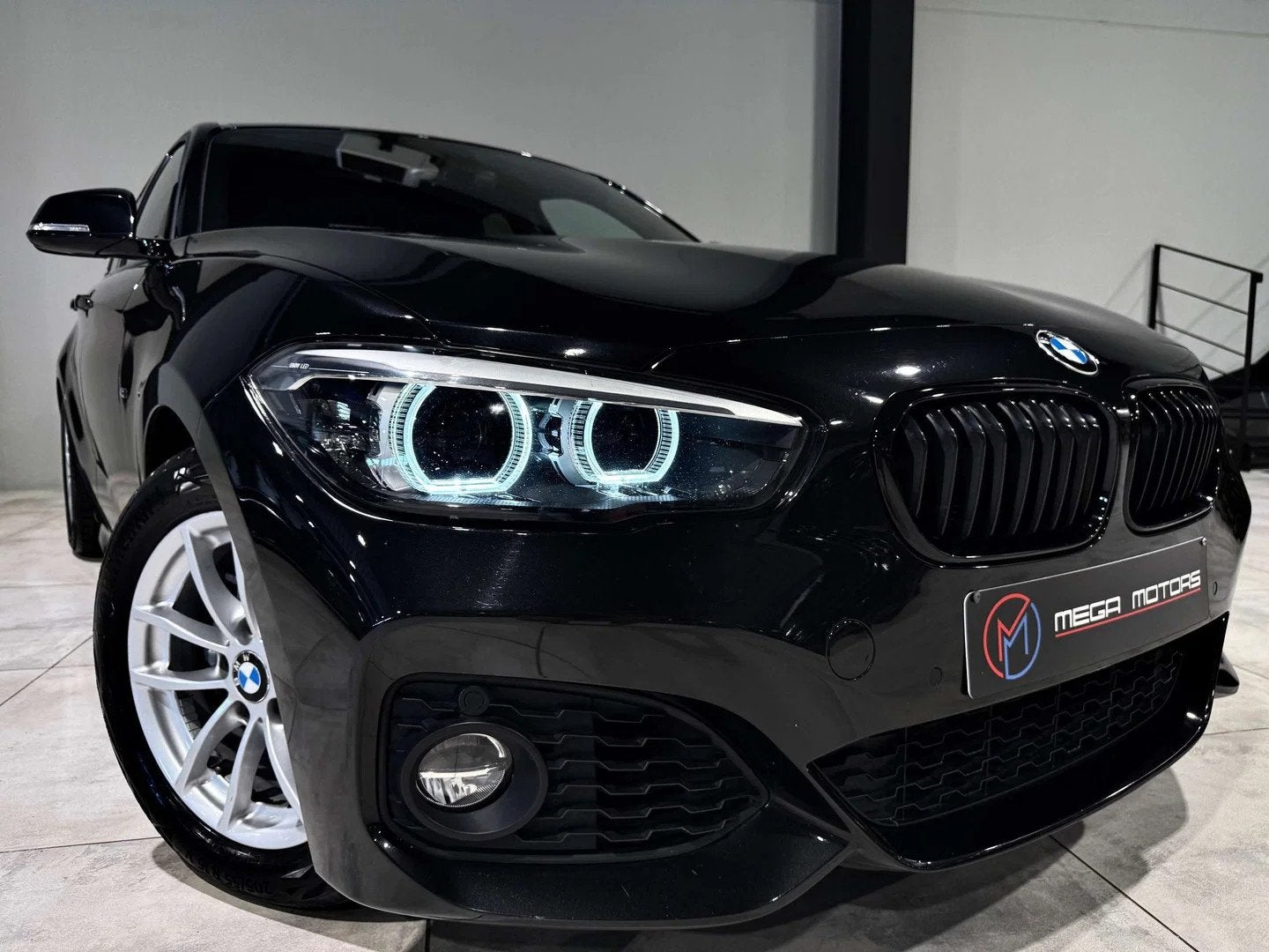 BMW 1 Serie 118 iA 136CV PACK M" + SHADOW LiNE BAUTO8 NAVi, Autos, Achat, Euro 6, Entreprise, 136 ch