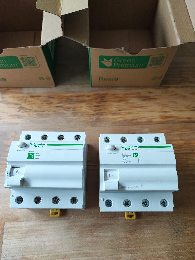 Differentieel schakelaar, Doe-het-zelf en Bouw, Elektriciteit en Kabels, Nieuw, Schakelaar, Ophalen of Verzenden