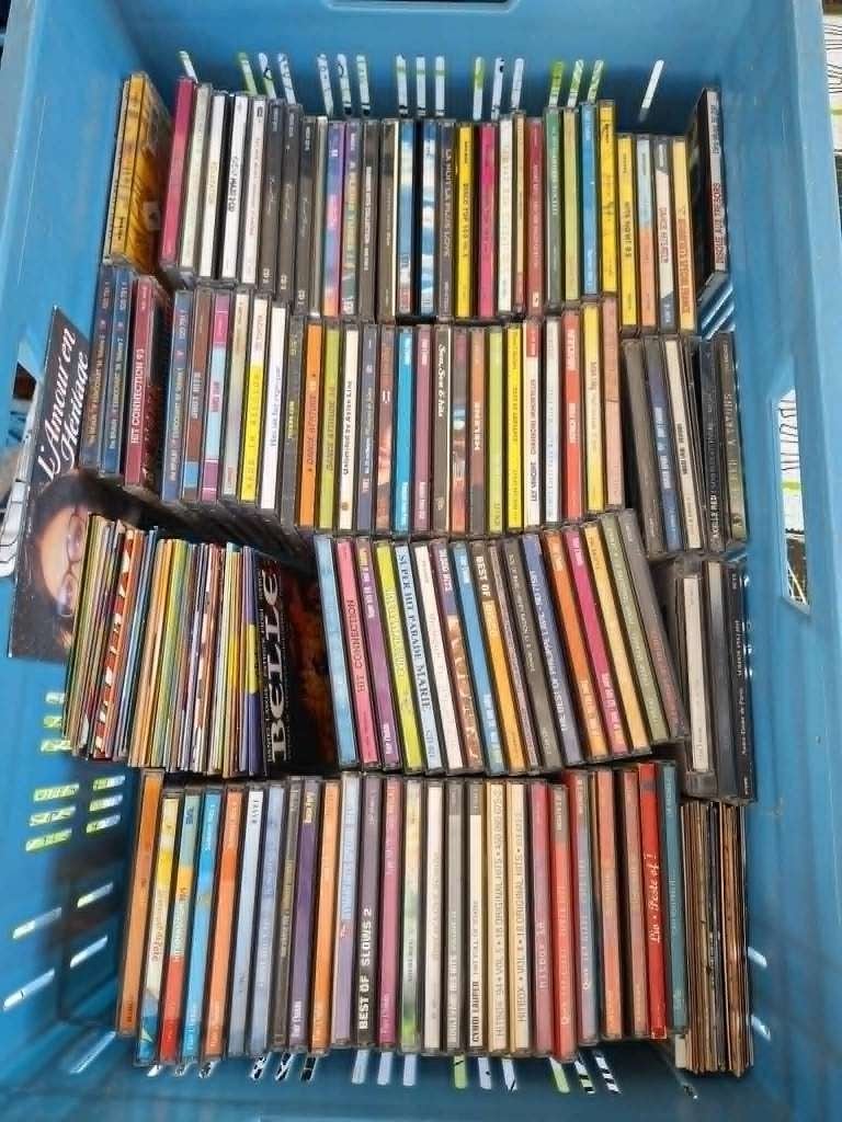 Lot multi média CD - DVD - cassettes vidéo, Enlèvement