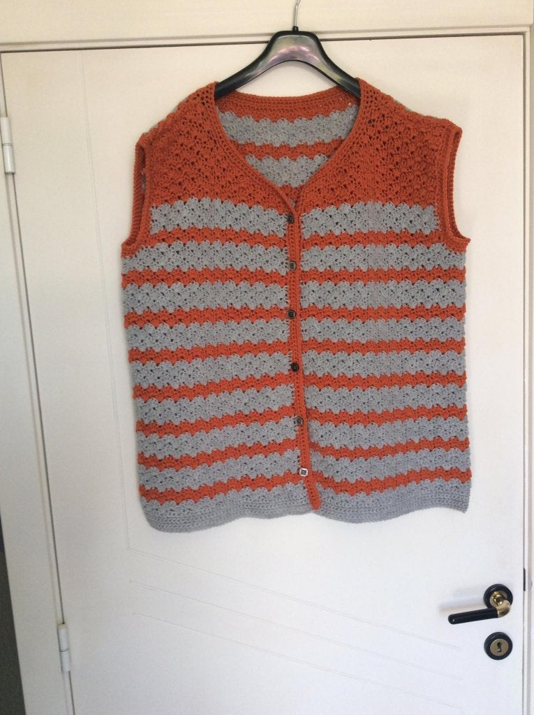 Nieuw, met de hand gehaakt vestje., Hobby & Loisirs créatifs, Tricot & Crochet, Enlèvement ou Envoi, Neuf, Crochet, Aiguille