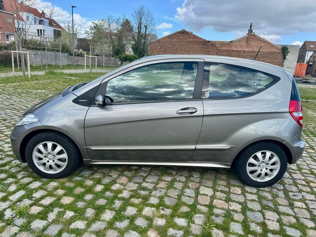 Mercedes Classe A 150 ELEGANCE  82000 km Automatique, Autos, Classe A, Achat, Entreprise, Carnet d'entretien