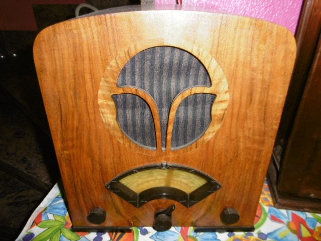 CESSATION DE COLLECTION  RADIO ANTIQUE 1930-1945 CAUSE D AGE, Ophalen