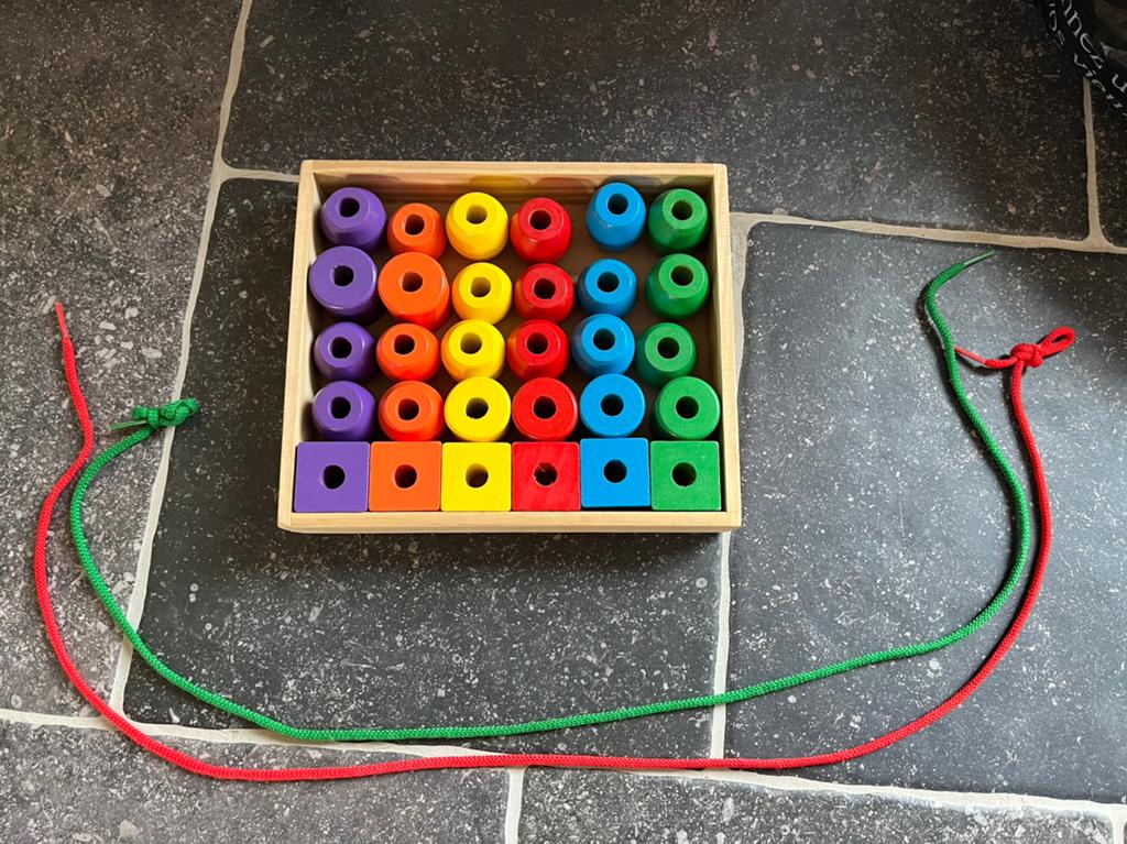 Melissa and Doug eerste rijgkralen, Kinderen en Baby's, Ophalen, Zo goed als nieuw