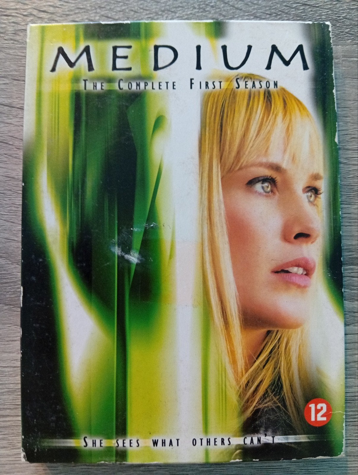 série télévisée à suspense de moyenne saison 1, Enlèvement ou Envoi, Néerlandais, Néerlandais, Comme neuf