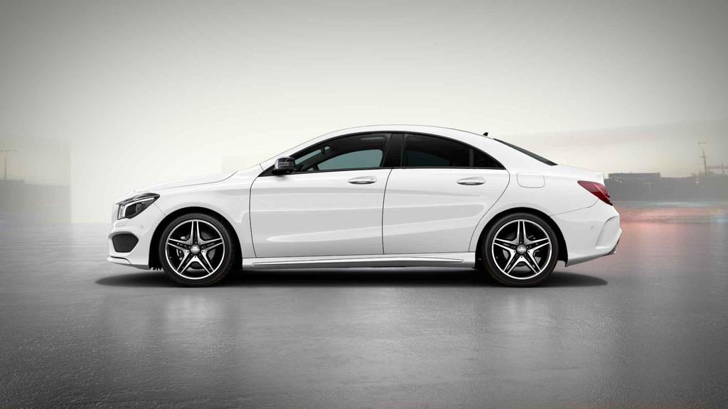 Mercedes-Benz CLA-Klasse 180 Coupé AMG Line | Night Pack |, Auto's, Gebruikt, Euro 6, 4 cilinders, Wit