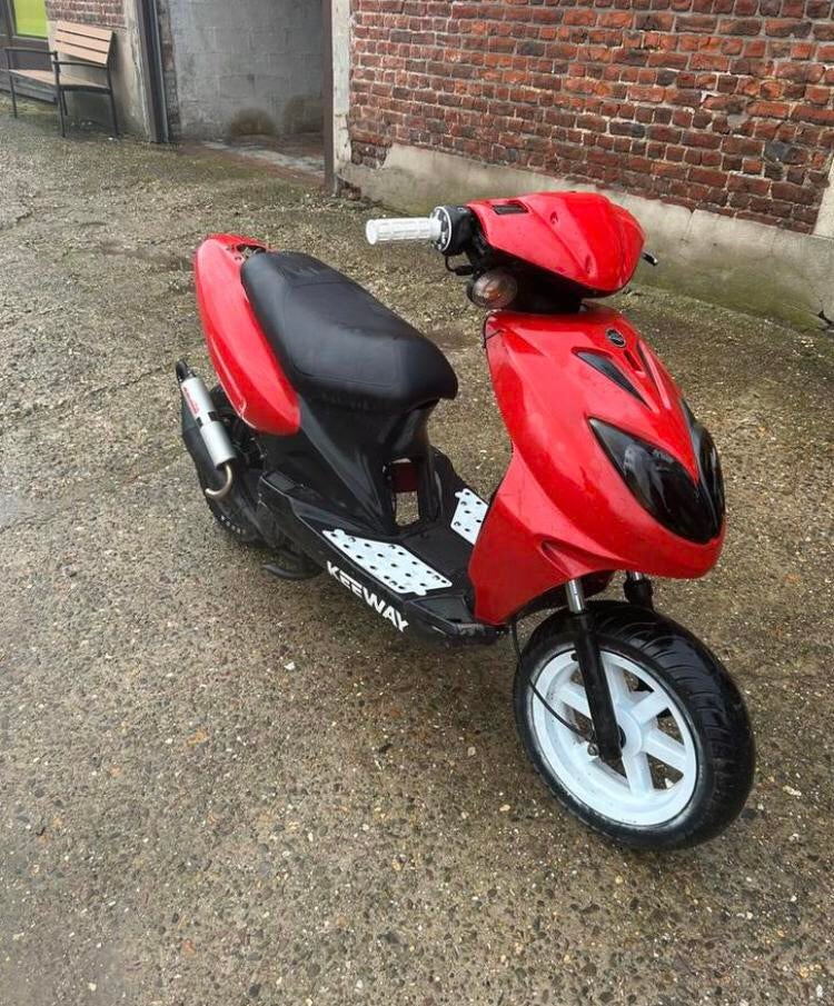 Keeway f-act 50 2t, Fietsen en Brommers, Ophalen, Zo goed als nieuw