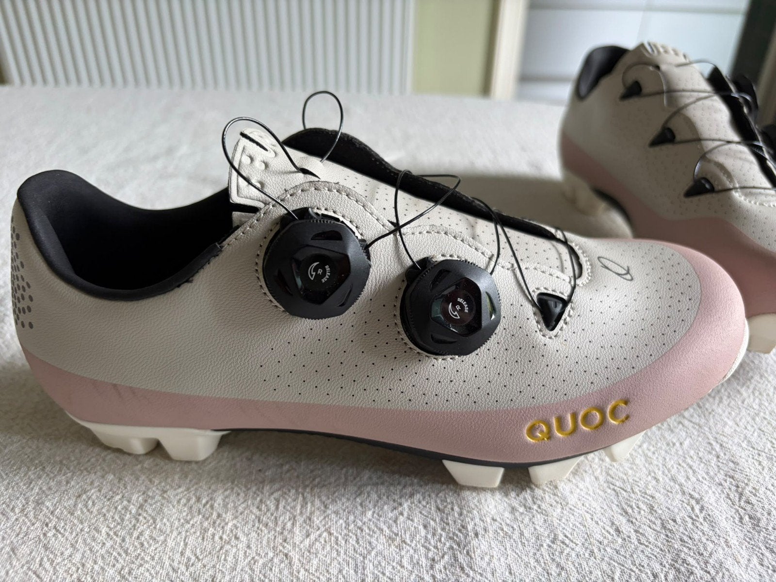 chaussures de vélo Quoc pour femmes presque jamais portées, Femmes, Comme neuf, Chaussures, Quoc