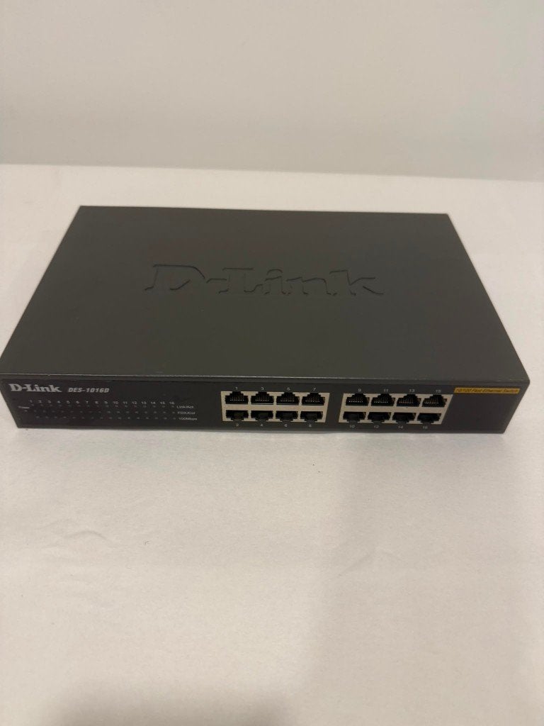 D-link DES-1016D, Ophalen, Zo goed als nieuw, Router, D-link