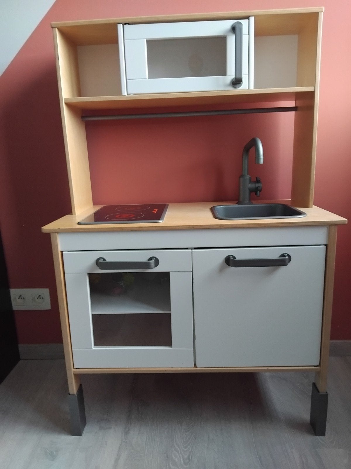 kinderkeuken in hout, Ophalen, Gebruikt, Hout, Speelkeuken