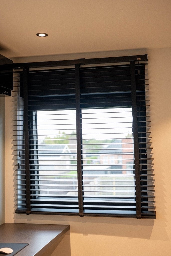 Lamellen Dark Storm en Noir (2 stuks), Maison & Meubles, Autres marques, Lames, Accessoires de montage inclus, Enlèvement