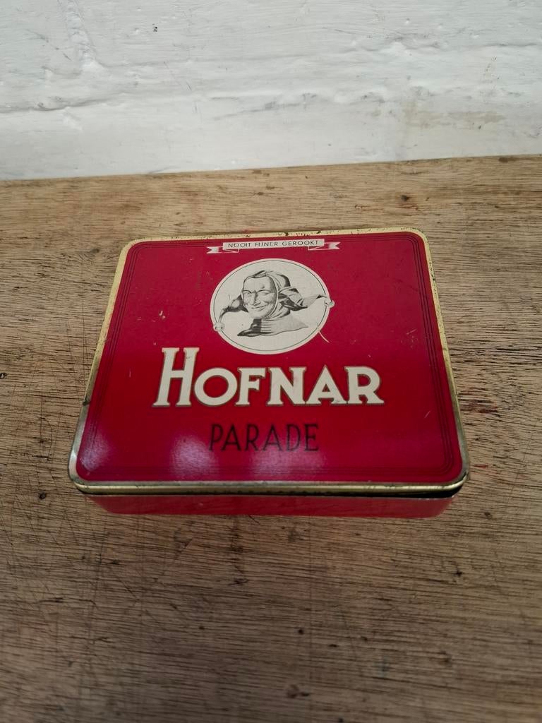 Sigaren doosje hofnar parade, Ophalen
