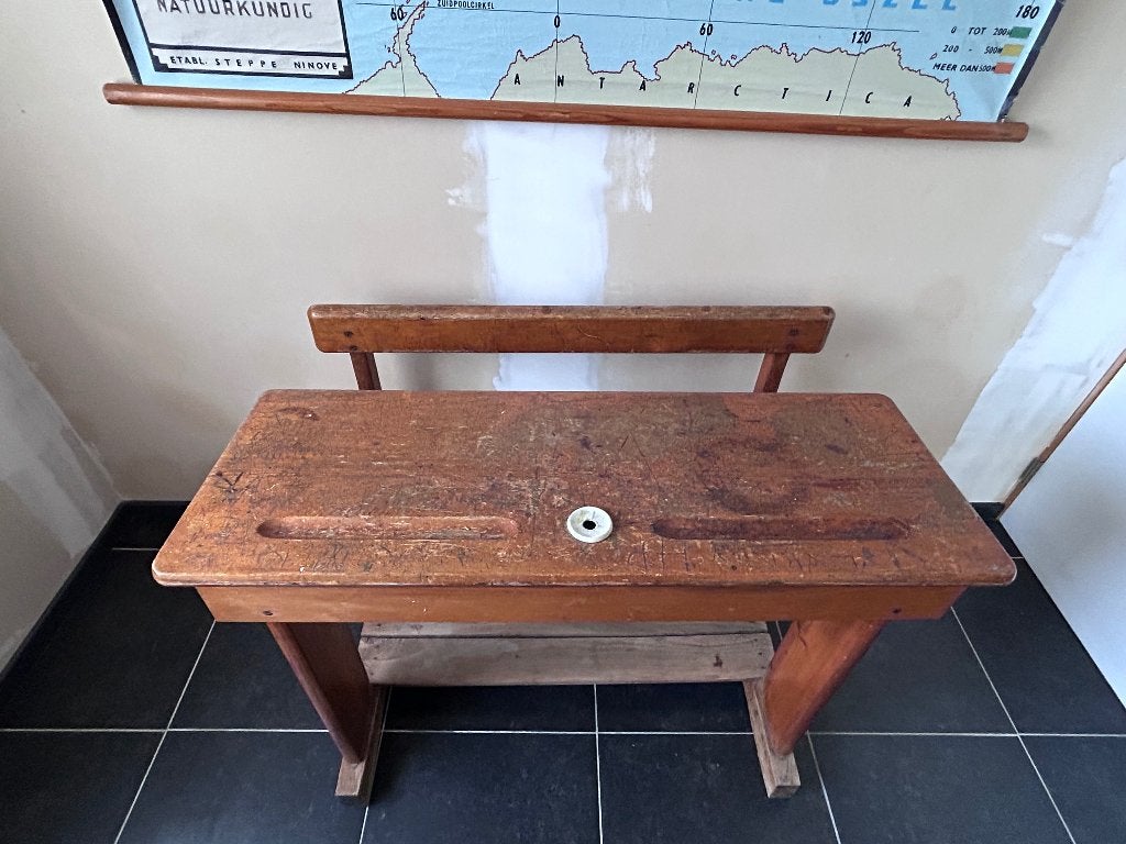 Authentieke schoolbank met porseleinen inktpot, Antiek en Kunst, Ophalen