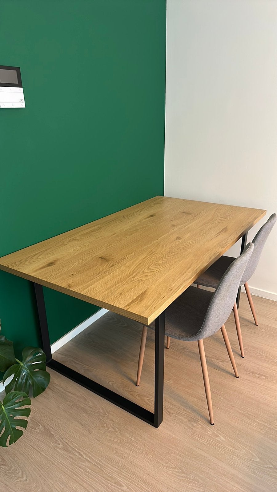 Houten eettafel met metalen frame, Ophalen, 50 tot 100 cm, Zo goed als nieuw, 150 tot 200 cm