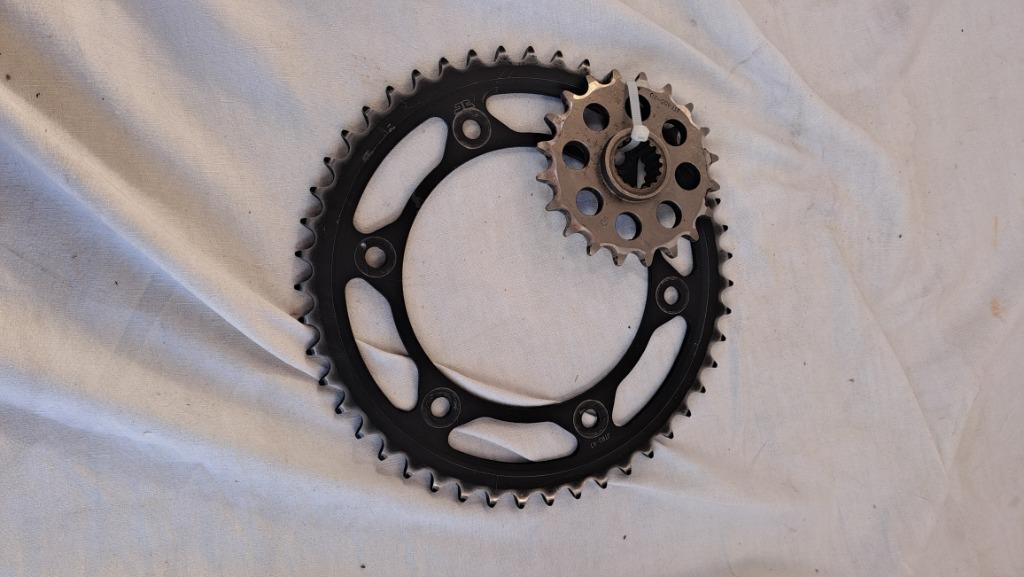 BMW F 800 R tandwiel set 47/20, Ophalen of Verzenden