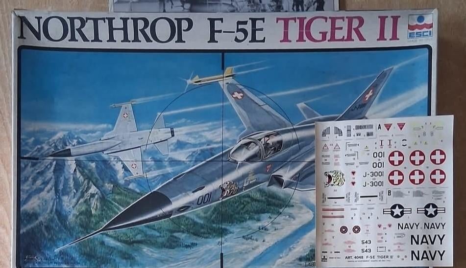 F-5E Tiger 2, Esci 1/48, Neuf, Enlèvement ou Envoi, Avion, Plus grand que 1:72
