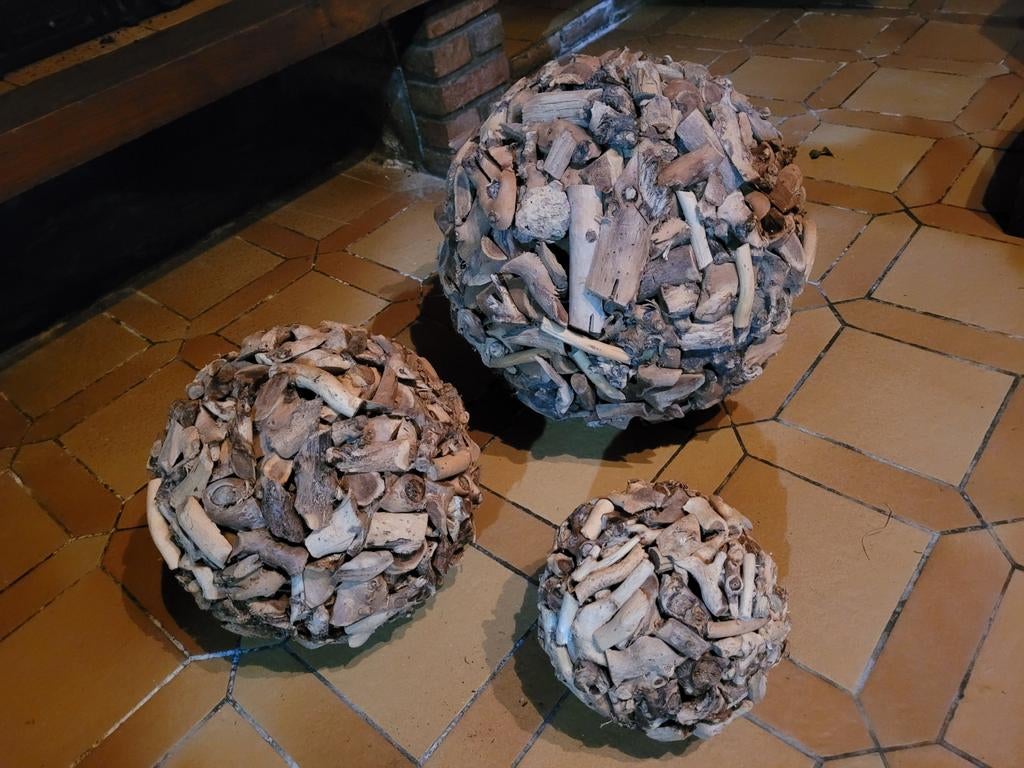3 boules  en bois  ., Enlèvement, Bois