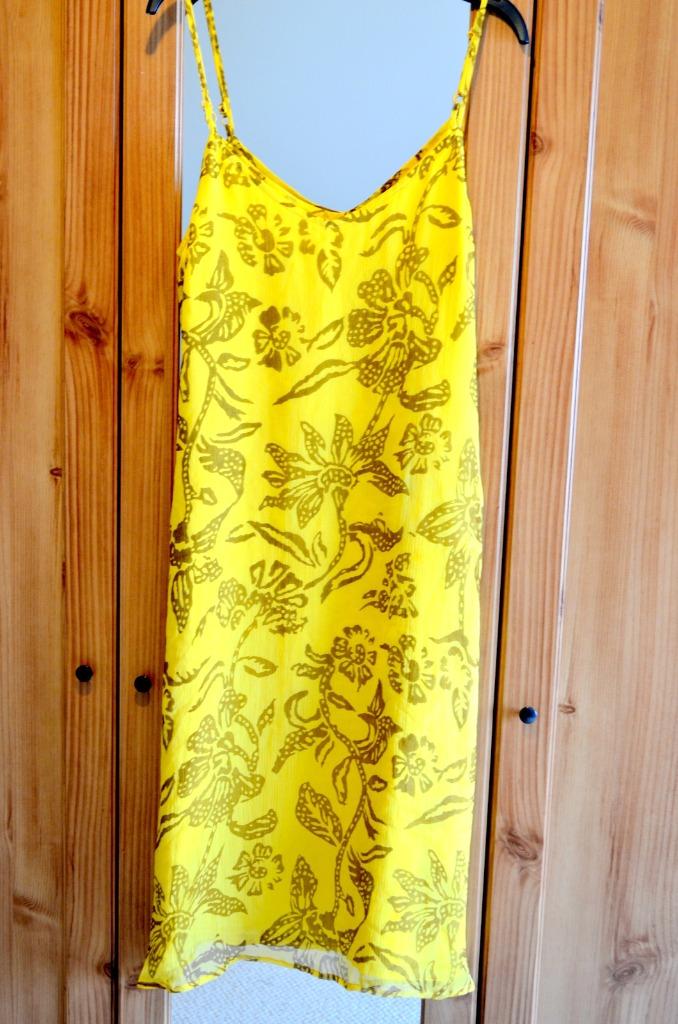 Jurk ENOLAH / geel / small / spagettibandjes, Kleding | Dames, Geel, Ophalen of Verzenden, Zo goed als nieuw, Knielengte