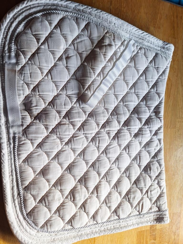 Wit dekje te koop, Dieren en Toebehoren, Ophalen of Verzenden, Zo goed als nieuw