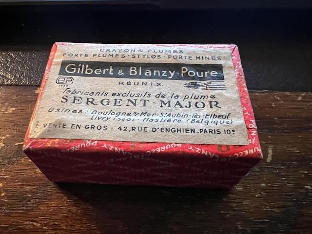 Boîte complète scellée de 144 plumes Blanzy Poure &Cie rouge, Enlèvement